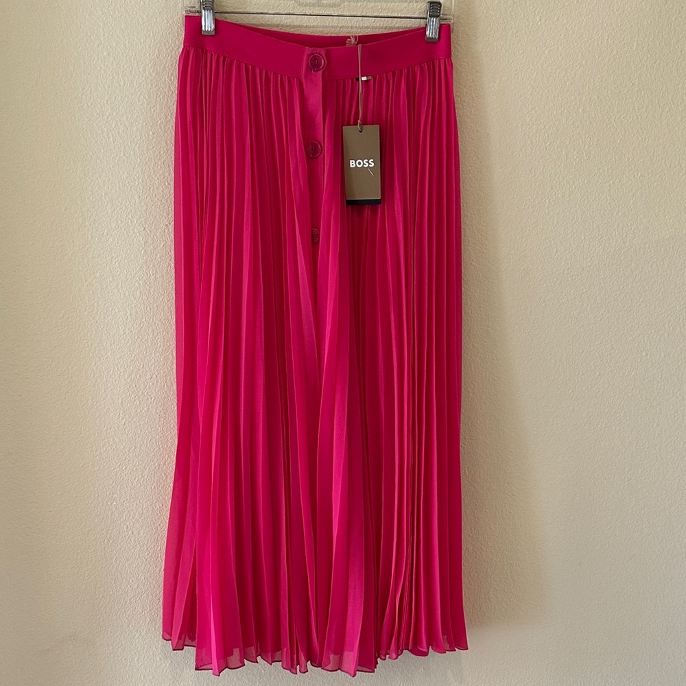 New Boss Women's Vibrant Pink Skirt. Size S.